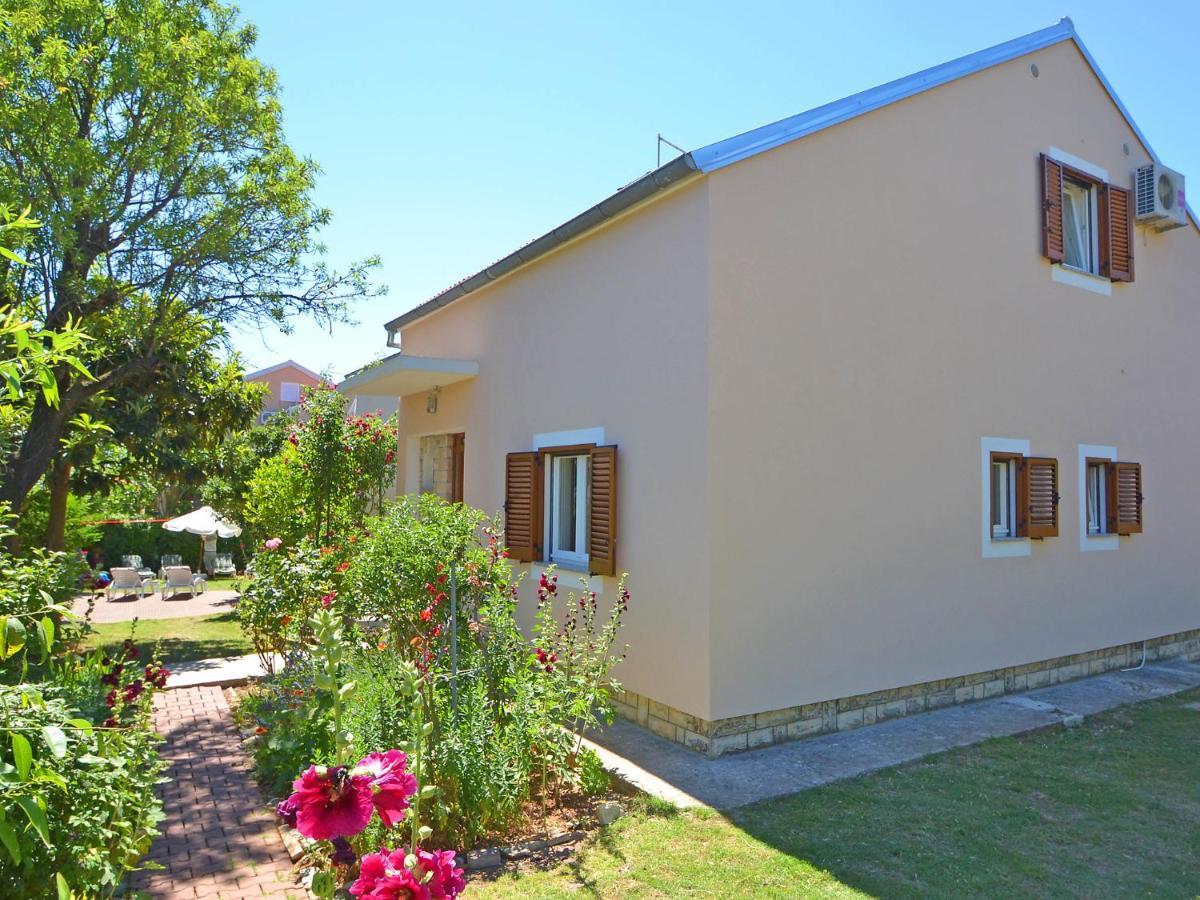 Holiday Home Mihovilka Sveti Filip i Jakov Exteriér fotografie